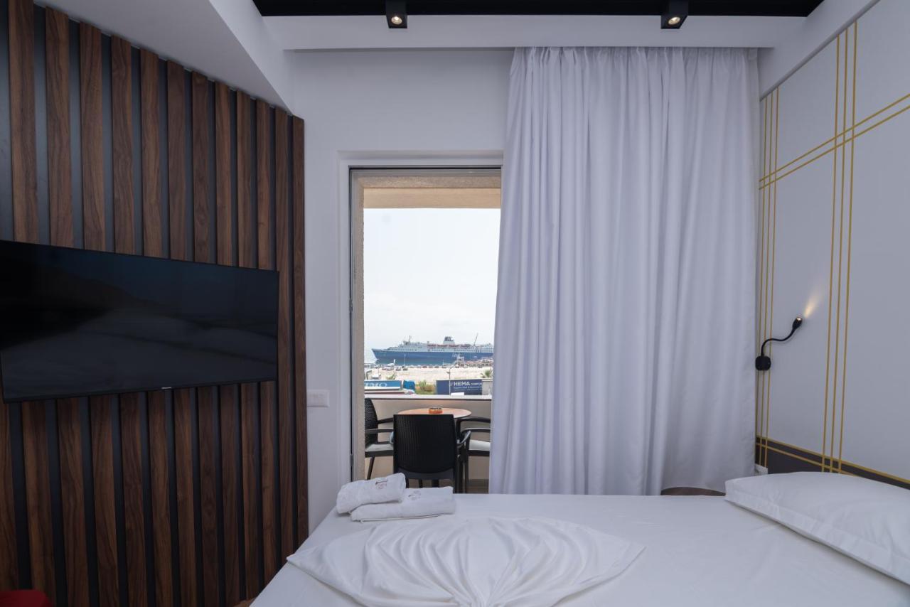 Hotel Portside Gf Vlorë Exteriör bild