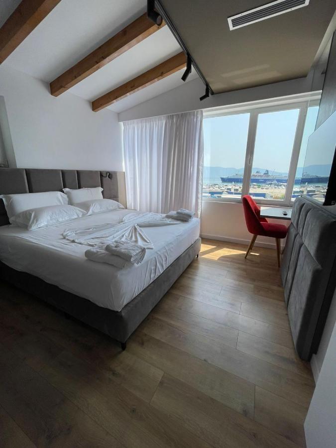 Hotel Portside Gf Vlorë Exteriör bild