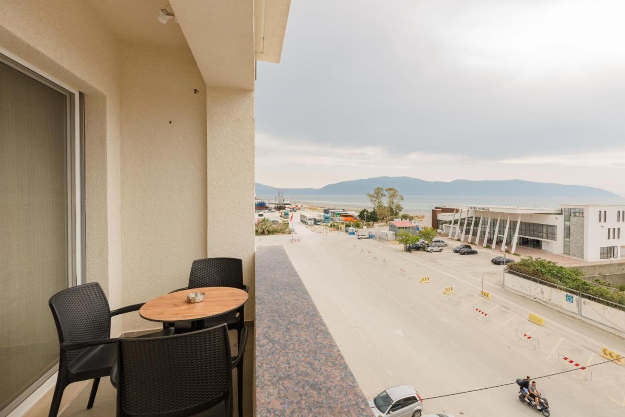 Hotel Portside Gf Vlorë Exteriör bild